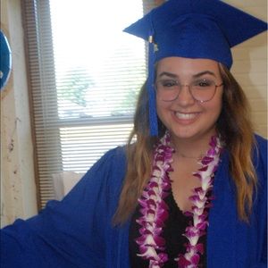 Meet your Posher, Cecelia